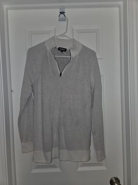 Express Men’s Light Gray Zip-Neck Ribbed Sweater